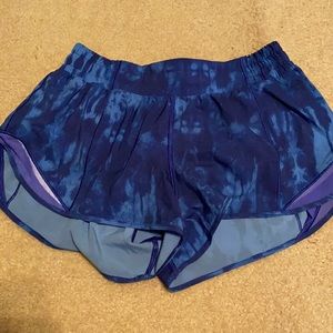 Lululemon Hotty Hot shorts 6